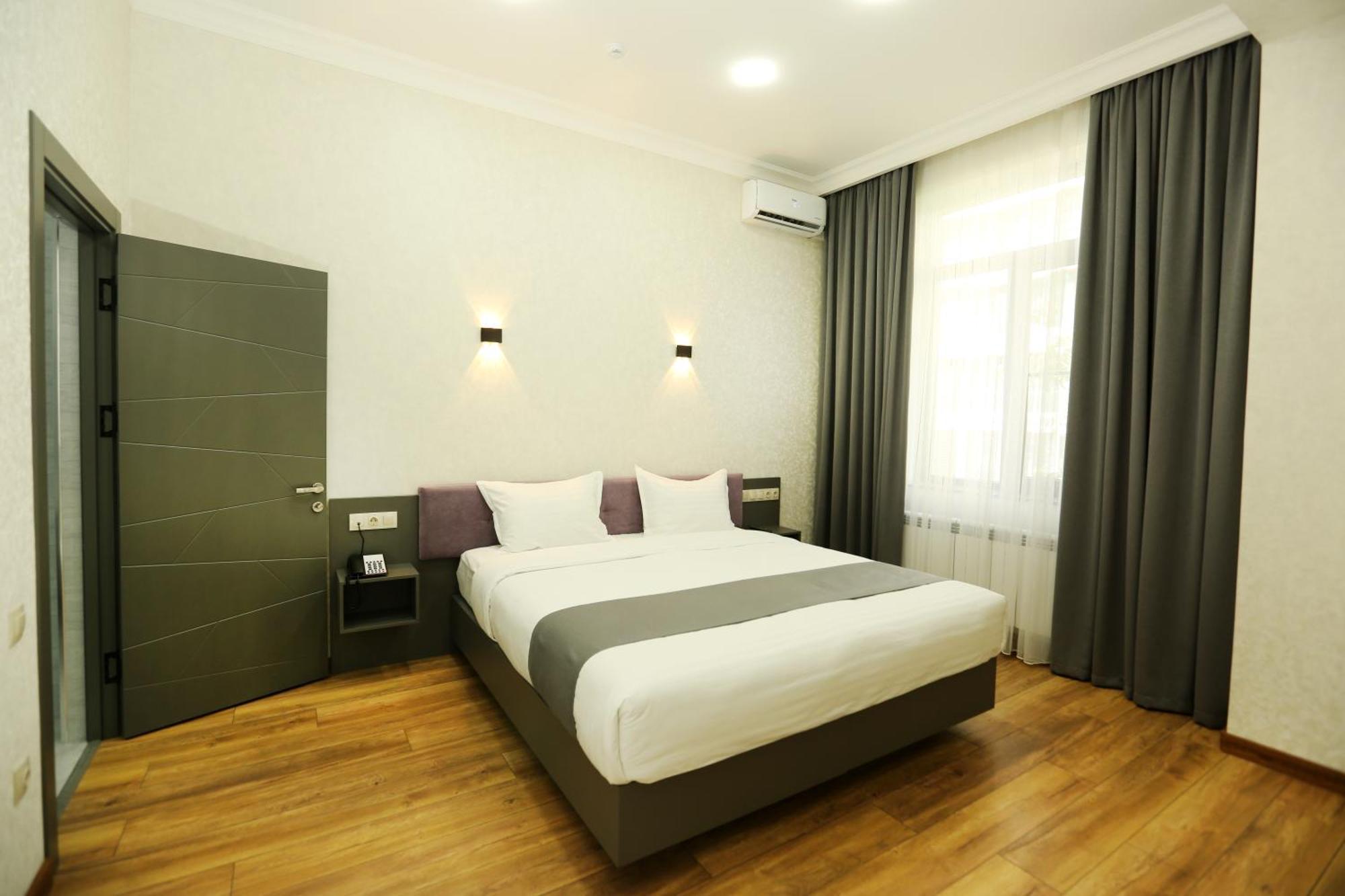 Parklane Hotel Tashkent Esterno foto